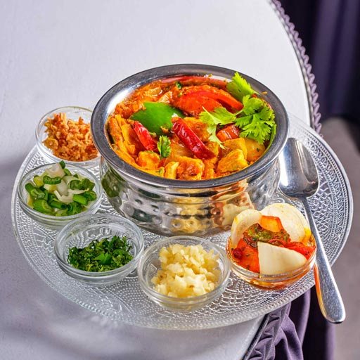 kadai_chicken_uber_eats_india_village_restaurant_interlaken_april26_hurrah_fotografie_0199