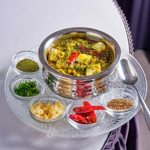 palak_paneer_uber_eats_india_village_restaurant_interlaken_april26_hurrah_fotografie_0175