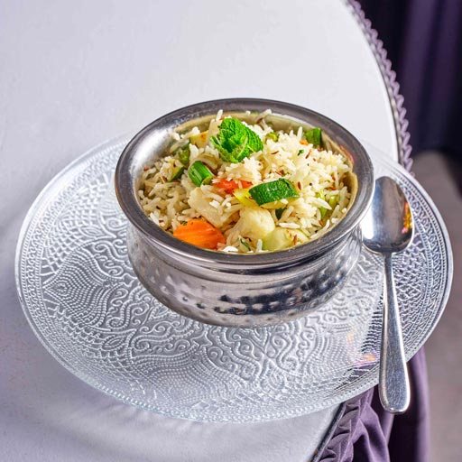 vegetable_rice_uber_eats_india_village_restaurant_interlaken_april26_hurrah_fotografie_0214